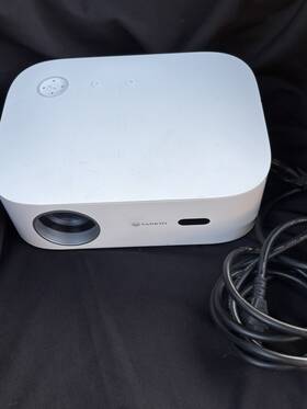 Vankyo Yg5551 Led Projector 1080p Fhd 9500 Lumens Hdmi Usb White