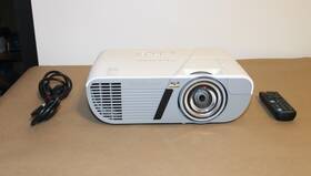 Pjd6352lws Viewsonic Pjd6552ls Short Throw Hdmi Projector. No More Than 1465 Hrs. On Lamps