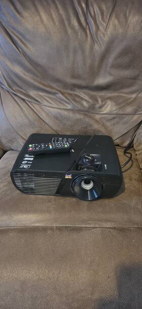 Pjd7827hd Viewsonic Projector Pro 7827hd With A Remote Tested Working Great Condition