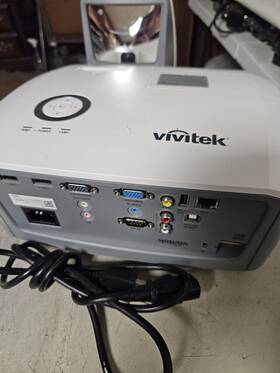 Dw770ust Vivitek 20140714 Dlp Projector Hdmi X 2 Ultra Short 799 Hours