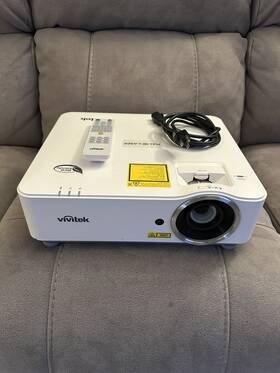 Dh3660z Vivitek Laser Projector 4500 Lumens Please Make Reasonable Offer