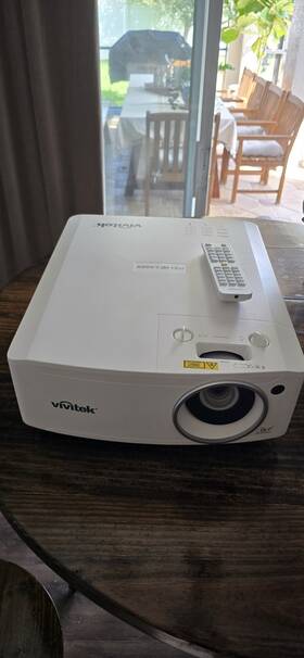 Dh4661z Vivitek Laser Projector 5000 Lumens 1080p Hd Low Hours 1129 Dh4661z Vivitek Laser Projector 5000 Lumens 1080p Hd Low Hours 1129