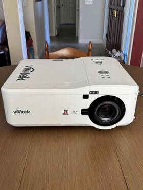 Dh6675 Vivitek Dlp Projector 98% Left On Both Lamp And Filter Great Cond