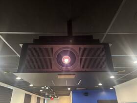 Txf-1100 Wolf Cinema