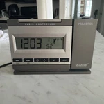 Crosse Radio Controlled Projection Alarm Clock WT-5720 W/battery Backup.. Fixed Price $19.99.