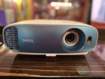 Benq TK800M 4K Uhd Dlp Projector + Ceiling Mount (6 Dead Pixels). Fixed Price $199.99.
