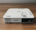 Epson Powerlite 2255U 3LCD Projector Wireless 5000 Lumens Wuxga Only 186 Hrs. Fixed Price $649.00.